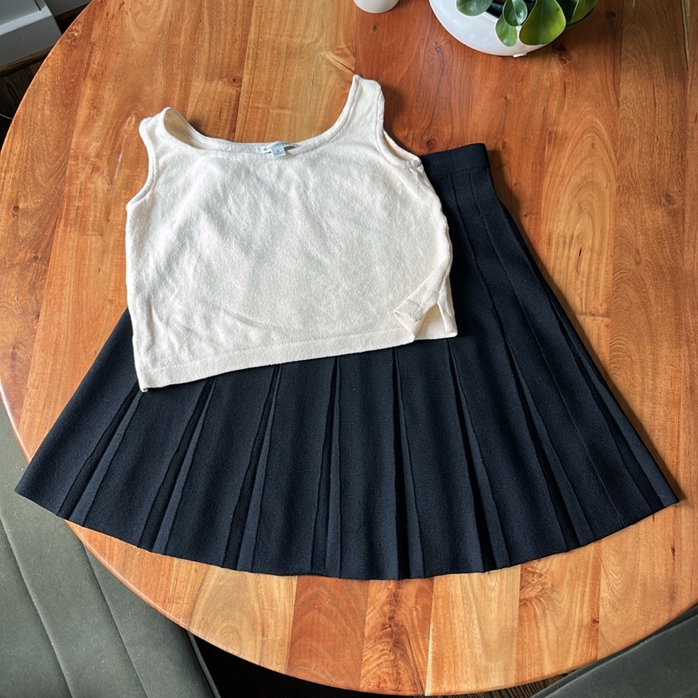 St. John Collection Pleated Black Skirt Size 4 with a St.John Petite Knit Top